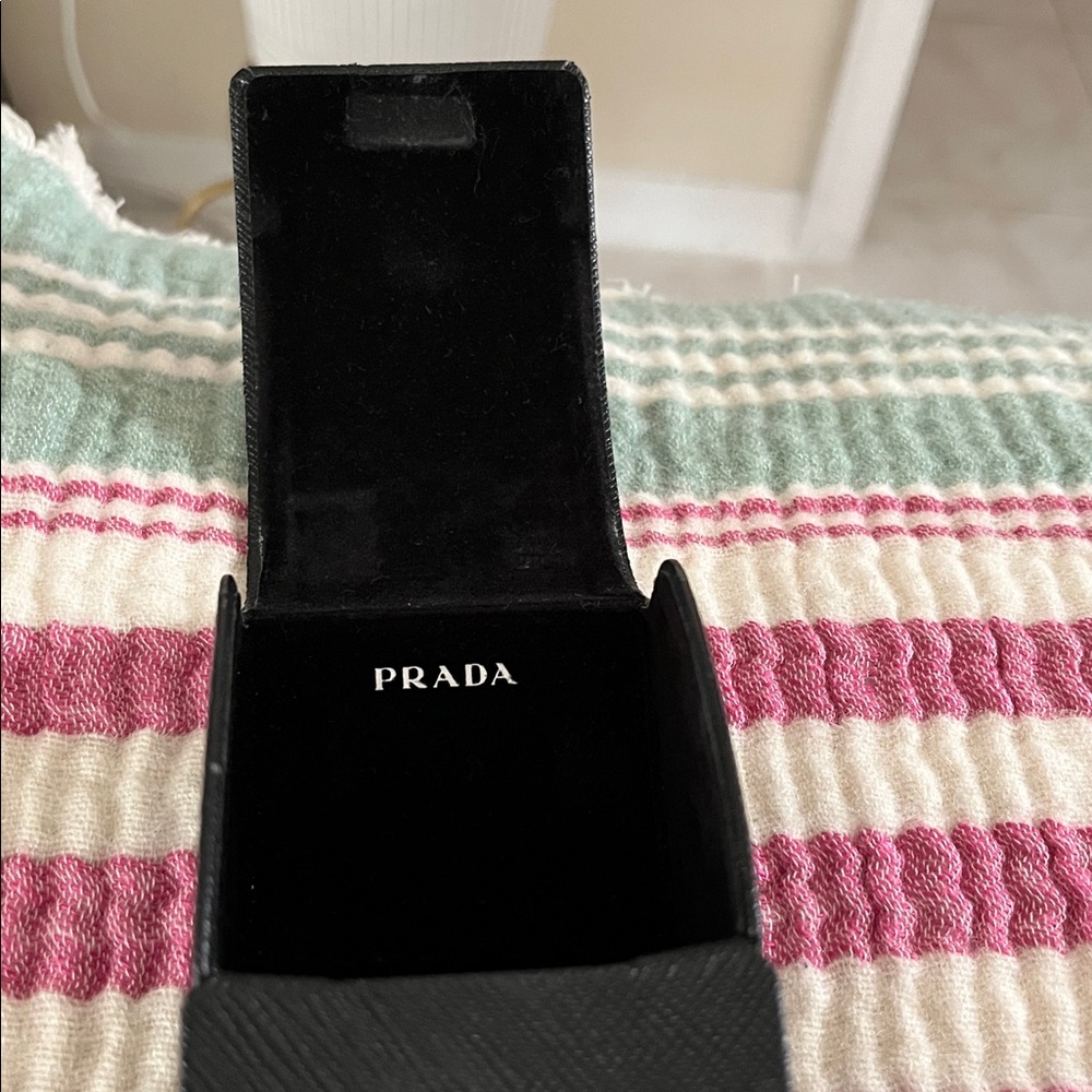 Prada sunglasses - Picture 5 of 5